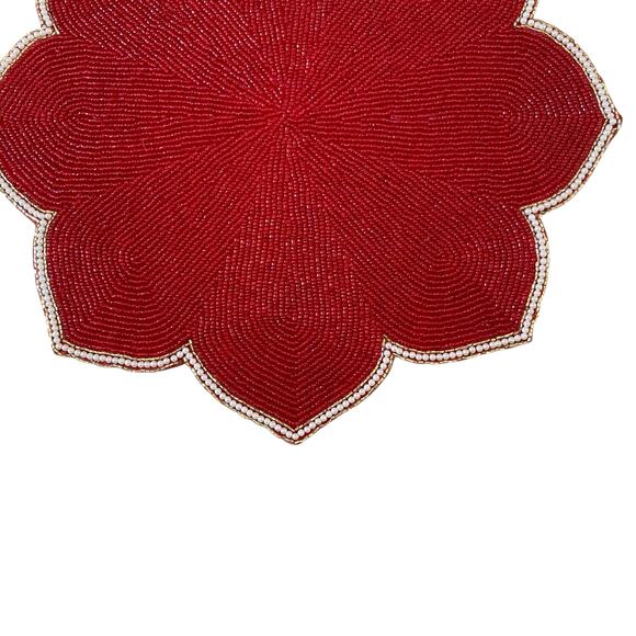 TAHARI Glass Beaded Charger Placemat 15" Holiday Red White Scalloped Border NEW - Picture 2 of 10